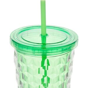 NWT trueliving Dmcut Ast GREEN 17 Oz
Tumbler with StRAW